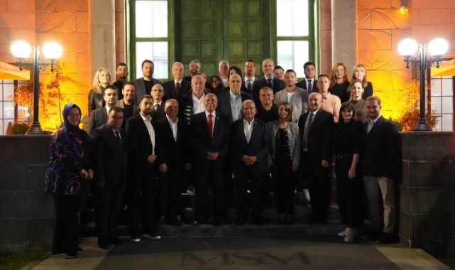 BÜYÜKKILIÇ, KEPSAŞ BULUŞMASINDA BAYİLERLE BİR ARAYA GELDİ