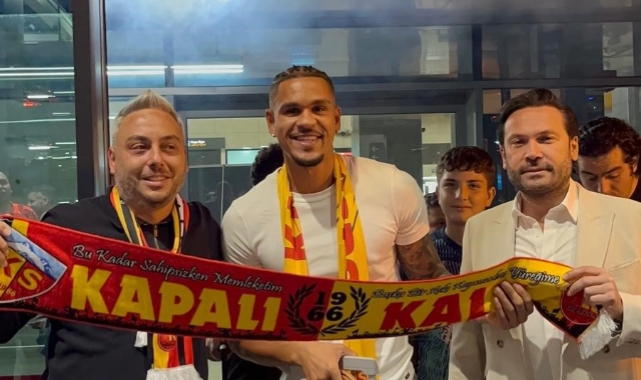 İŞTE BEKLENEN GOLCÜ GELDİ