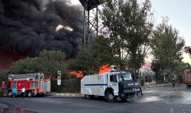 KAYSERİ'DE FABRİKA YANGINI