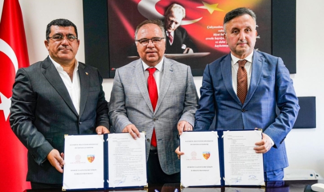 KAYSERİSPOR'DAN ÖĞRENCİLERE KOMBİNE JESTİ