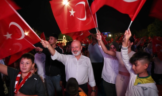 MİLLİ MAÇ HEYECANI KOCASİNAN'DA YAŞANDI