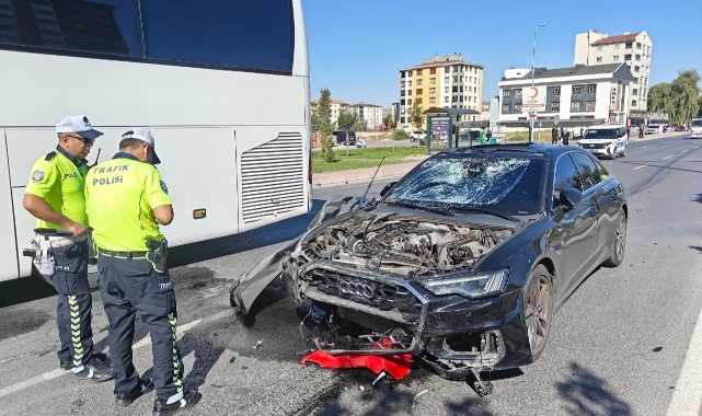 OTOMOBİL İLE MOTOSİKLET ÇARPIŞTI