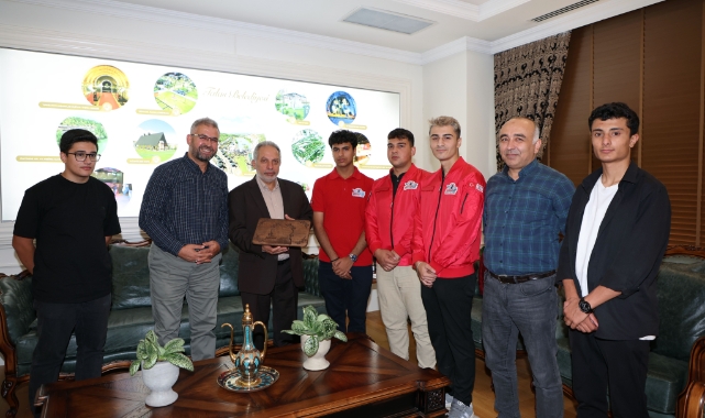 TEKNOFEST BAŞARISI İÇİN BAŞKAN YALÇIN'A ZİYARET