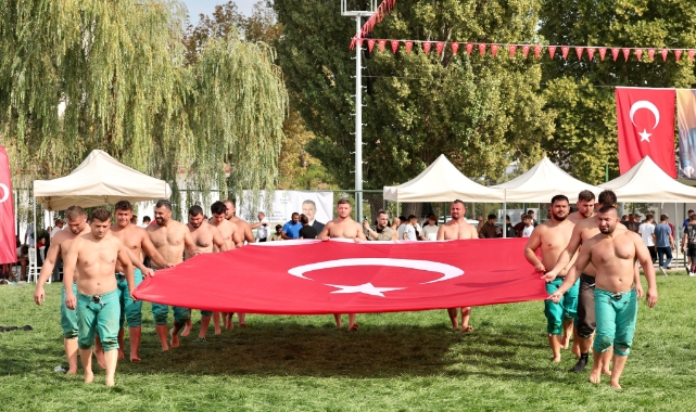 TURHAL'DA GELENEKSEL GÜREŞ COŞKUSU