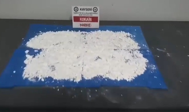 YARIM KİLO UYUŞTURUCU YAKALANDI