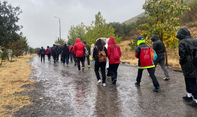 ALİ DAĞI 360'DA YÜRÜYÜŞ KEYFİ YAĞMUR DİNLEMEDİ