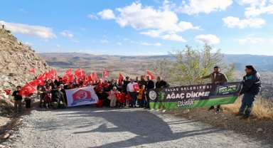 CUMHURİYET COŞKUSU ALİ DAĞI'NDA YEŞERDİ