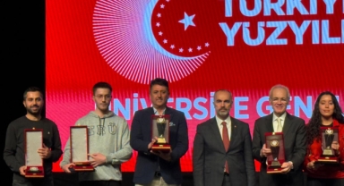 ERÜ'YE FISU'DAN ÜÇ ÖDÜL BİRDEN