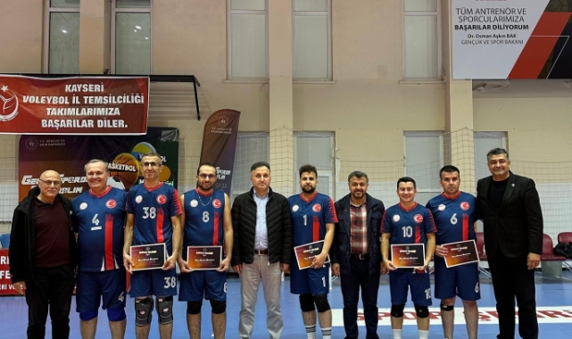 KAMUDA VOLEYBOLUN ZİRVESİ BELLİ OLDU