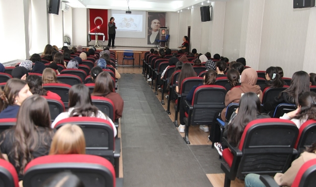 KOCASİNAN'DA ÖĞRENCİLERE AFET VE ACİL DURUM FARKINDALIK EĞİTİMİ VERİLİYOR