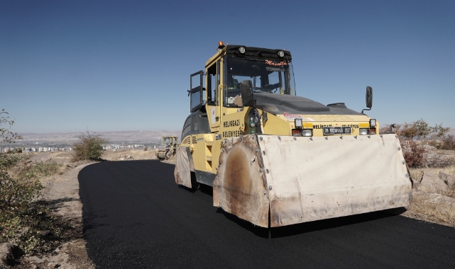 MELİKGAZİ BELEDİYESİ KAPSAMLI ASFALT ÇALIŞMALARI GERÇEKLEŞTİRİYOR