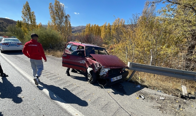 OTOMOBİL BARİYERE ÇARPTI