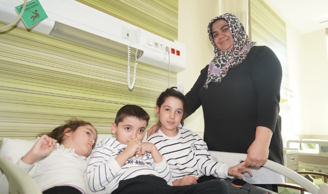 ÜÇÜZLER ANNELERİNİN ŞEFKATİYLE İYİLEŞİYOR