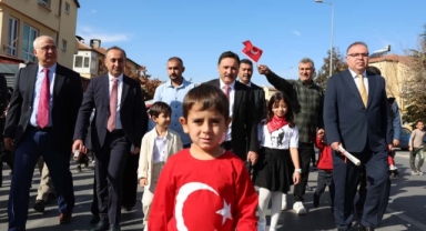 VALİ ÇİÇEK DAVETİ ÇEVİRMEDİ
