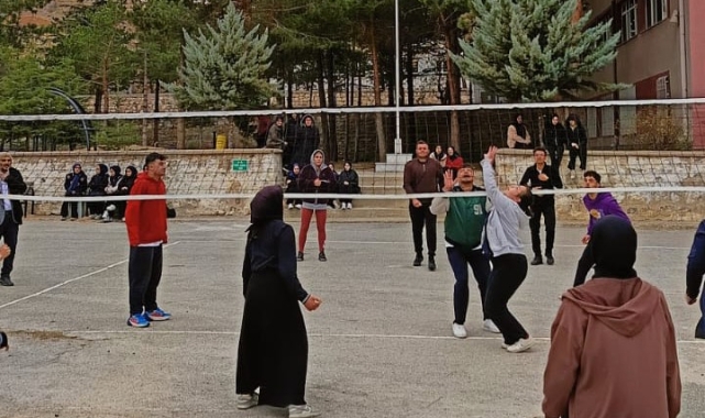 ERÜ'DEN YAHYALI'DA 'SPOR YAP ZİNDE KAL' ETKİNLİĞİ