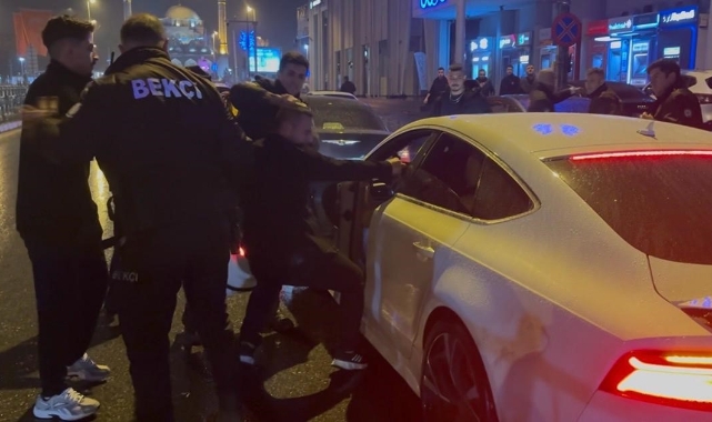 GECE KULÜBÜNDE ÇIKAN KAVGA SOKAĞA TAŞTI
