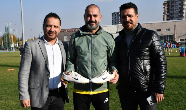 GÖKHAN ÜNAL'A SÜRPRİZ