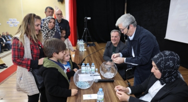 HACILAR'DA KONUT KURA ÇEKİMİ YAPILDI