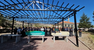 ÖĞRENCİ TOPRAĞA VERİLDİ