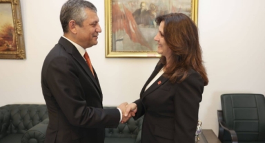 ÖZER'DEN ÖZEL'E ZİYARET