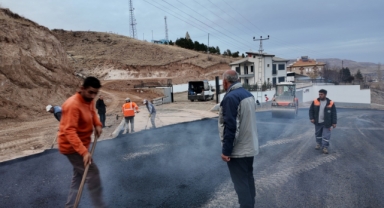 5 BİN 300 TON SICAK ASFALT İLE KONFORLU ULAŞIM