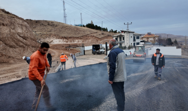 5 BİN 300 TON SICAK ASFALT İLE KONFORLU ULAŞIM