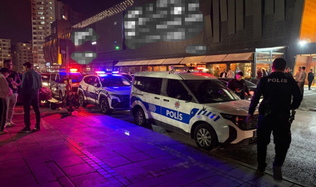 PARKTA BIÇAKLI KAVGA