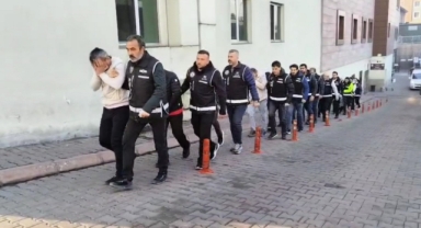 12 KİŞİ ADLİYE'DE