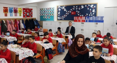 46 KİTAP VE ANİMASYON ÖĞRENCİLERLE BULUŞUYOR