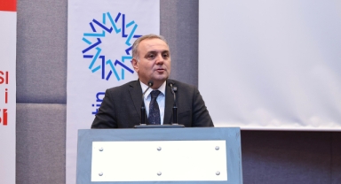 ALTUN; ULUSLARARASI ÖĞRENCİ AKADEMİSİ'NİN AÇILIŞ DERSİNİ VERDİ