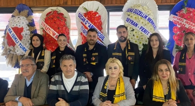 AMATÖR'E KADIN ELİ