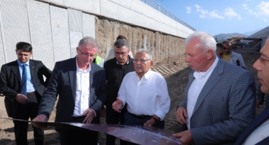 BÜYÜKŞEHİR'DEN 1,5 MİLYAR TL'LİK FEN İŞLERİ YATIRIMI