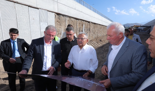 BÜYÜKŞEHİR'DEN 1,5 MİLYAR TL'LİK FEN İŞLERİ YATIRIMI