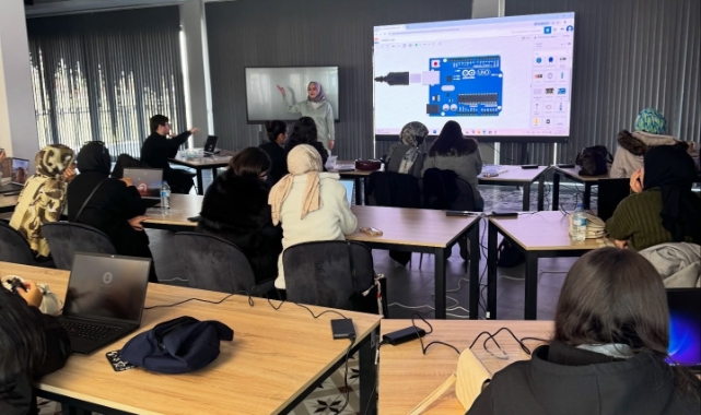 FEN BİLGİSİ ÖĞRETMEN ADAYLARINA EĞİTİM