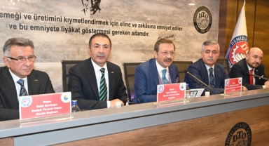 HİSARCIKLIOĞLU'NDAN ERDOĞAN'A ÖVGÜ ÜSTÜNE ÖVGÜ