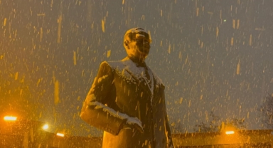 KAR YAĞIŞI KENTİ BEYAZA BÜRÜDÜ