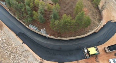 KARAKÖY MAHALLESİ SICAK ASFALT KONFORUNA KAVUŞTU