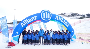 KIZ ÇOCUKLARI KAYAK SPORUYLA TANIŞTI