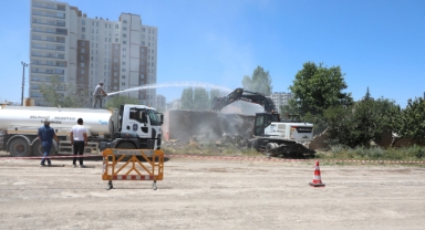 METRUK YAPILARIN YIKIMI DEVAM EDİYOR