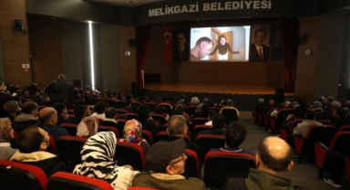 MELİKGAZİ'DEN İŞİTME ENGELLİLERE SESSİZ FİLM