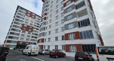 NAKLİYECİYİ BIÇAKLADI