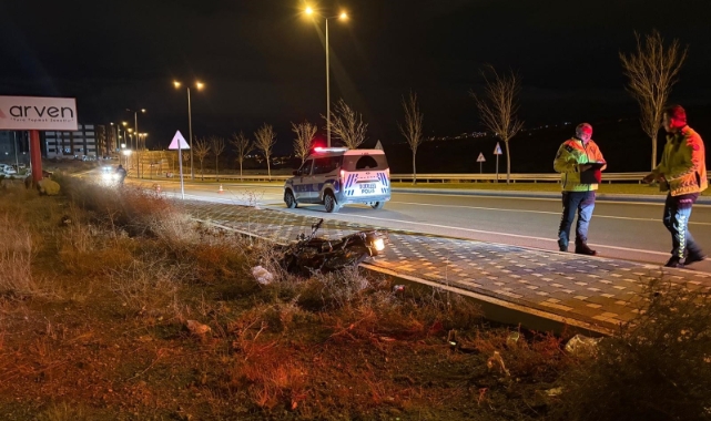 POLİSTEN KAÇTI KAZA YAPTI: 1 YARALI