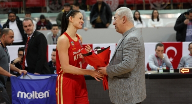 ALİCE KUNEK İLE YOLLAR AYRILDI