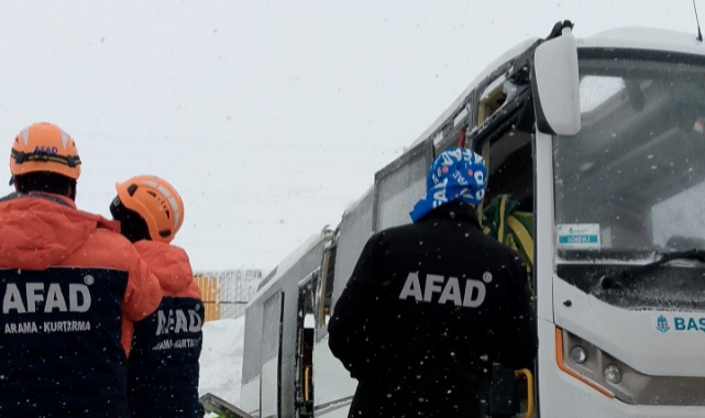 CENAZE TAŞIYAN MİNİBÜS DEVRİLDİ