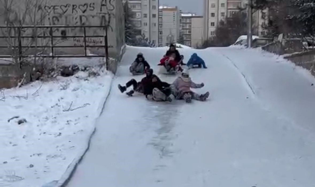 ÇOCUKLARIN KAR EĞLENCESİ