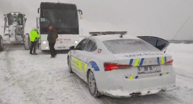 DONMA TEHLİKESİ GEÇİREN 44 KİŞİ KURTARILDI