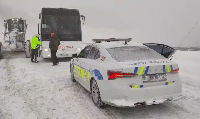 DONMA TEHLİKESİ GEÇİREN 44 KİŞİ KURTARILDI