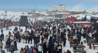 ERCİYES'TE SÖMESTİRİN İLK GÜNÜNDE YOĞUNLUK