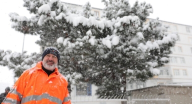 KOCASİNAN'DA KAR MESAİSİ ARALIKSIZ SÜRÜYOR