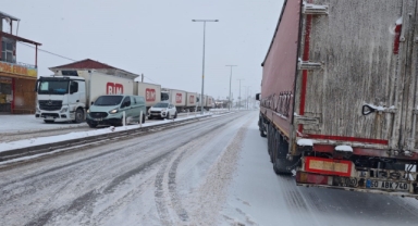 MALATYA'DA KAR YAĞIŞI ULAŞIMI AKSATTI